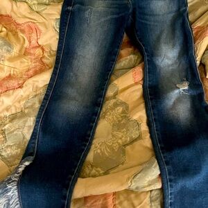 Kancan cropped frayed jeans size 5/26.  Super cute